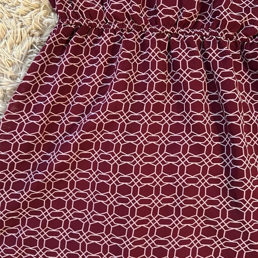 Cupcakes & Cashmere Women M Cold Shoulder Romper Dress Burgundy Geometric - Picture 3 of 11